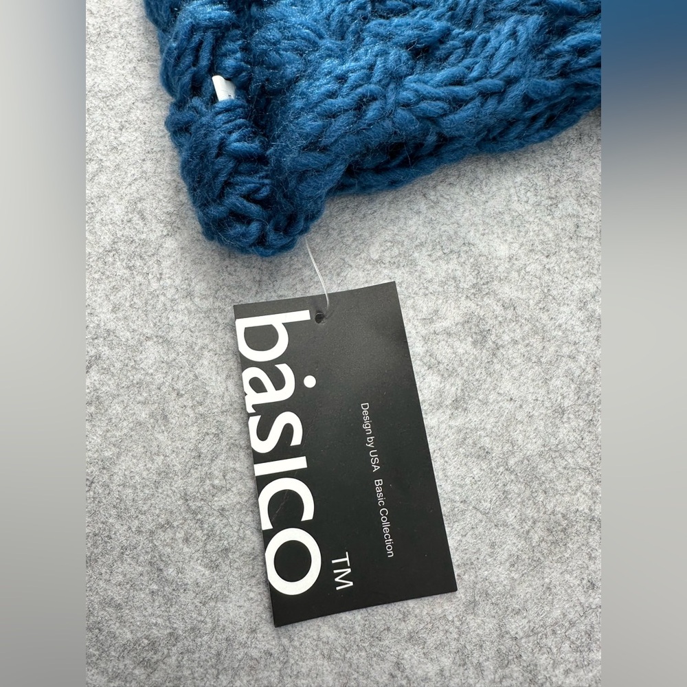 BASICO Simple Wear Chunky Knit Prussian Blue Infinity Scarf Soft Cozy Warm NEW - Picture 5 of 8